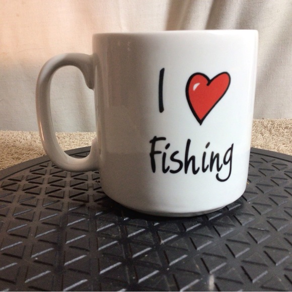 Russ Berries I HEART FISHING White W/Red Heart ceramic coffee/tea mug - Picture 4 of 10